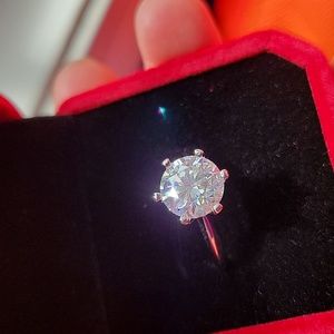 4ct authentic moissanite ring with 925 silver Size 6.5